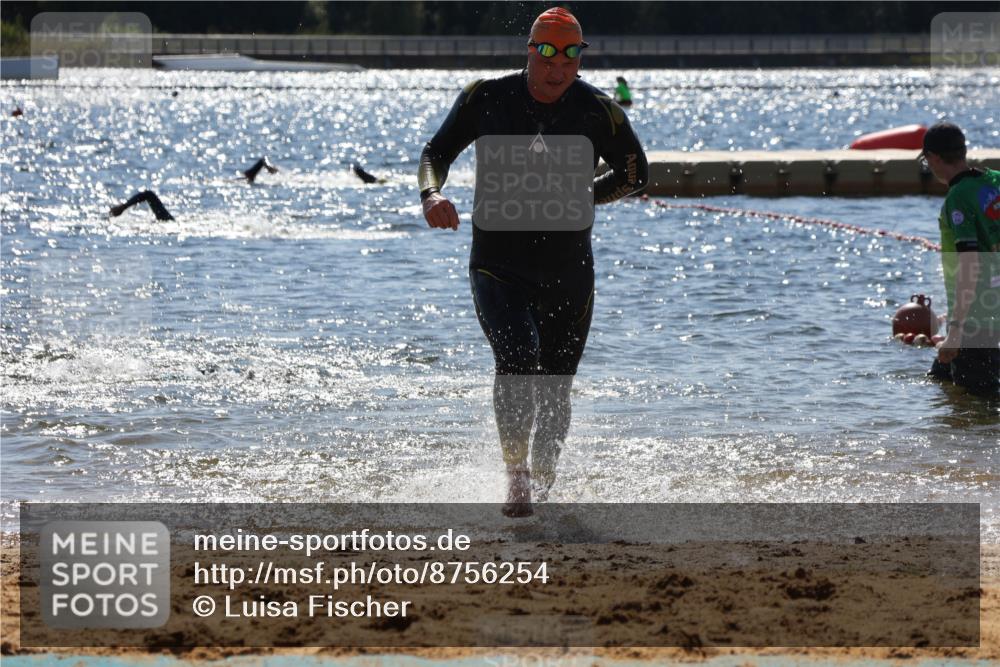 07.09.2025 - 19. Norderstedt Triathlon Luisa Fischer http://msf.ph/oto/8756254 07.09.2025 13:27:52 Schwimmen 880, 975, 1002, 1034, 1421 meine-sportfotos.de