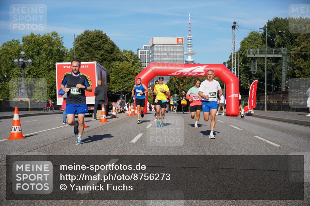 07.09.2025 - BARMER Alsterlauf Yannick Fuchs http://msf.ph/oto/8756273 07.09.2025 09:38:11 Laufen 6163, 4825, 8442 meine-sportfotos.de