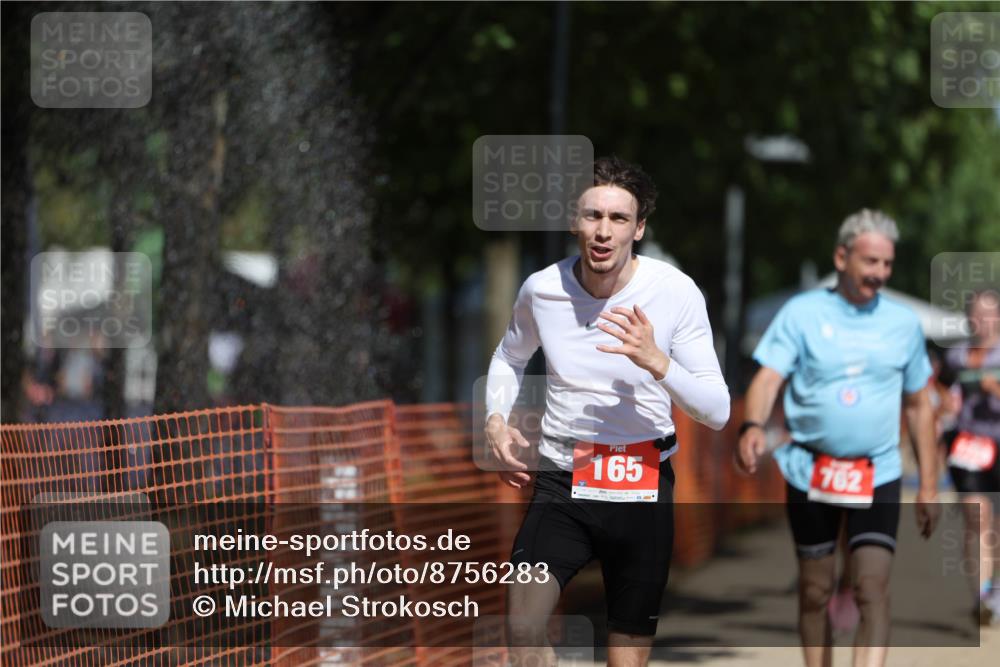 07.09.2025 - 19. Norderstedt Triathlon Michael Strokosch http://msf.ph/oto/8756283 07.09.2025 12:50:09 Laufen 165, 762, 1242, 1286, 1339, 1381 meine-sportfotos.de