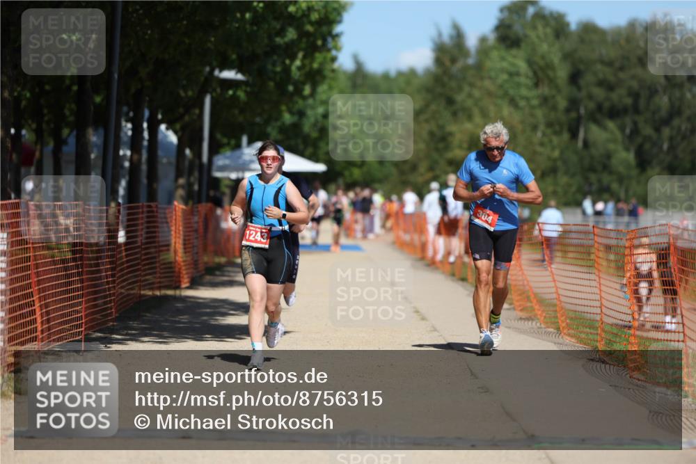 07.09.2025 - 19. Norderstedt Triathlon Michael Strokosch http://msf.ph/oto/8756315 07.09.2025 13:12:07 Laufen 304, 700, 1243 meine-sportfotos.de