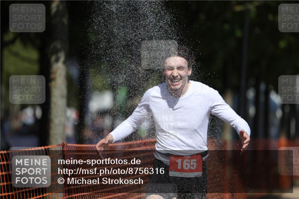 07.09.2025 - 19. Norderstedt Triathlon Michael Strokosch http://msf.ph/oto/8756316 07.09.2025 12:50:10 Laufen 165, 290, 762, 783, 1242, 1286, 1339, 1381 meine-sportfotos.de