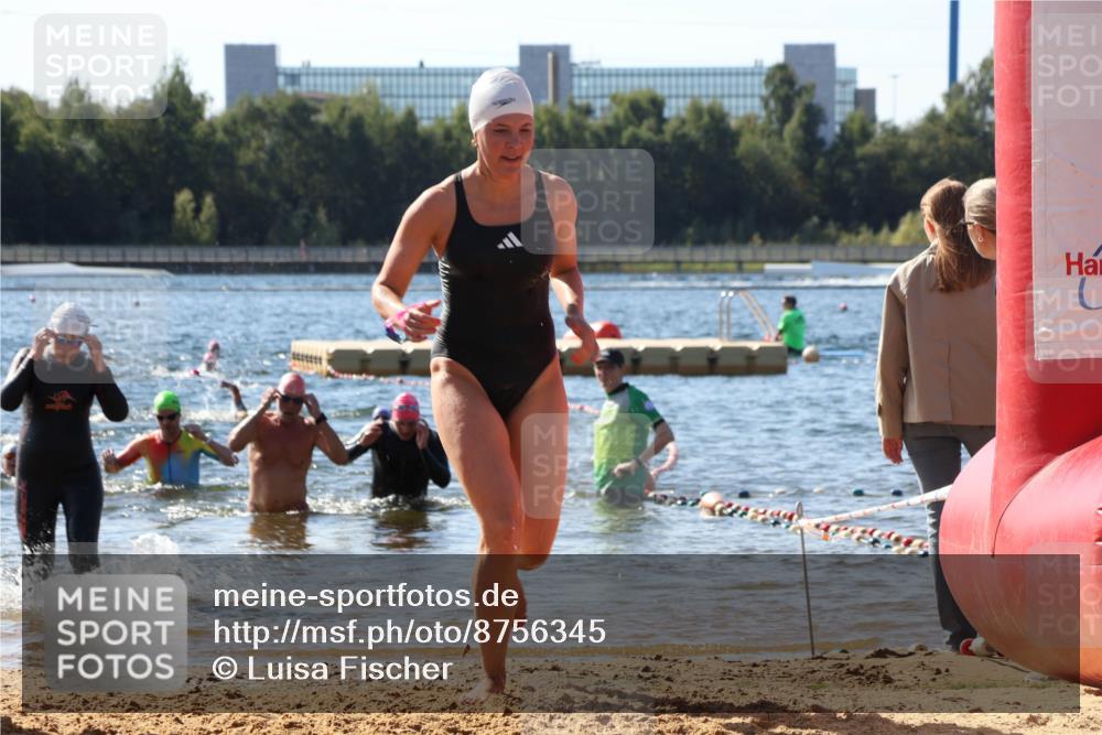 07.09.2025 - 19. Norderstedt Triathlon Luisa Fischer http://msf.ph/oto/8756345 07.09.2025 11:45:57 Schwimmen 727, 780 meine-sportfotos.de