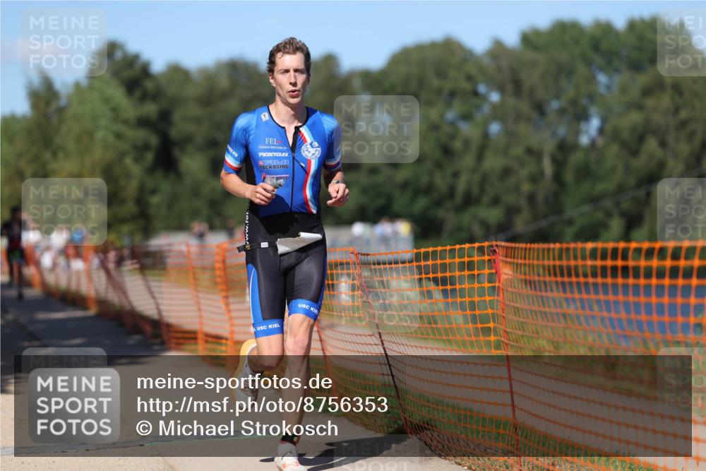 07.09.2025 - 19. Norderstedt Triathlon Michael Strokosch http://msf.ph/oto/8756353 07.09.2025 14:54:04 Laufen 1017, 1038, 1040 meine-sportfotos.de