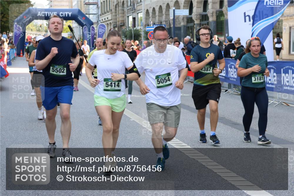 07.09.2025 - BARMER Alsterlauf Strokosch-Dieckow http://msf.ph/oto/8756456 07.09.2025 10:13:58 Ziel 2129, 2166, 2225, 2232, 2296, 2403, 2688, 2712, 2873, 2929, 2930, 3236, 3346, 3503, 3504, 3697, 3734, 3735, 3929, 4213, 4489, 4553, 4699, 5062, 5277, 5278, 5468, 5795, 6145, 6165, 6282, 6284, 6337, 8101, 8120, 8224, 8257 meine-sportfotos.de