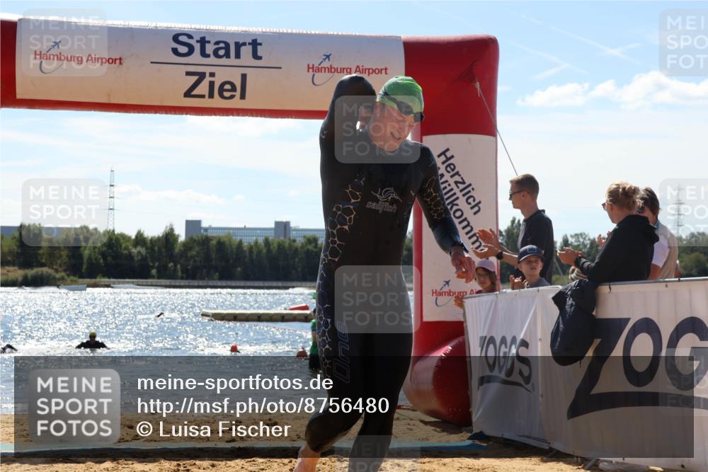 07.09.2025 - 19. Norderstedt Triathlon Luisa Fischer http://msf.ph/oto/8756480 07.09.2025 13:28:27 Schwimmen 366, 984 meine-sportfotos.de