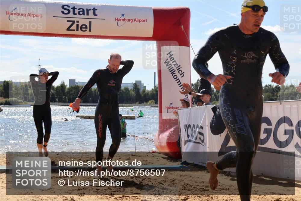 07.09.2025 - 19. Norderstedt Triathlon Luisa Fischer http://msf.ph/oto/8756507 07.09.2025 13:28:43 Schwimmen 962, 979, 1040 meine-sportfotos.de