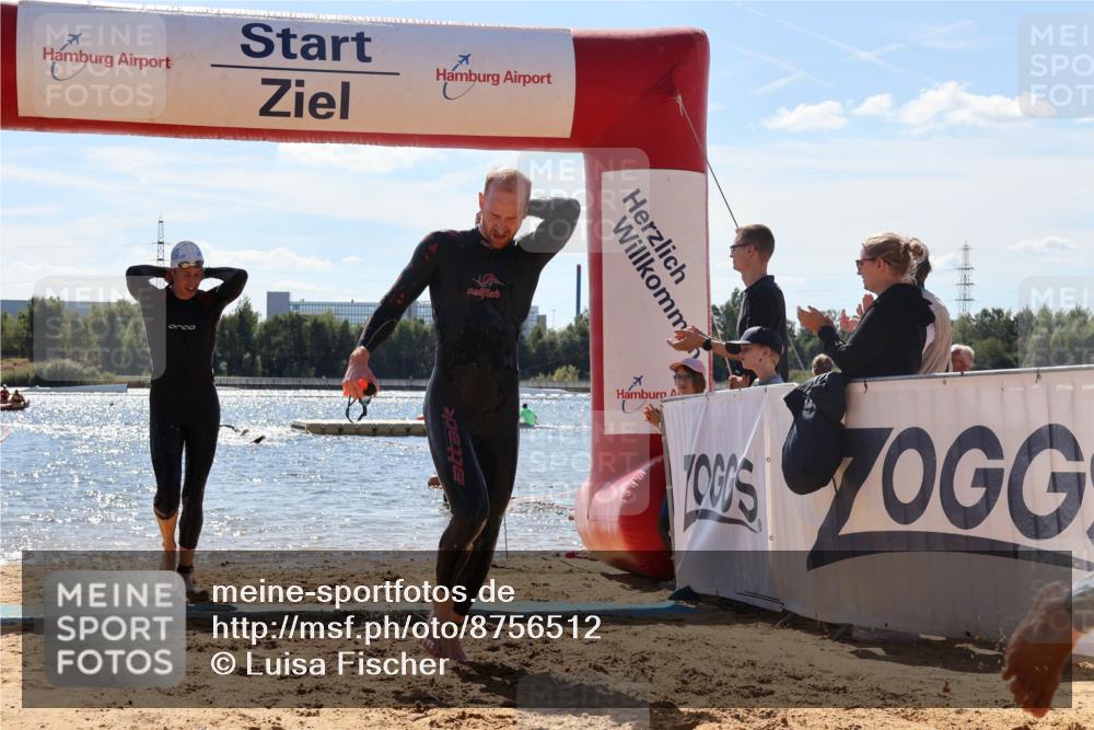 07.09.2025 - 19. Norderstedt Triathlon Luisa Fischer http://msf.ph/oto/8756512 07.09.2025 13:28:43 Schwimmen 962, 979, 1040 meine-sportfotos.de