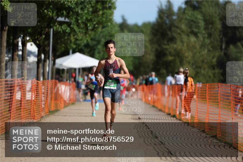 07.09.2025 - 19. Norderstedt Triathlon Michael Strokosch http://msf.ph/oto/8756529 07.09.2025 10:42:28 Laufen 652, 686 meine-sportfotos.de