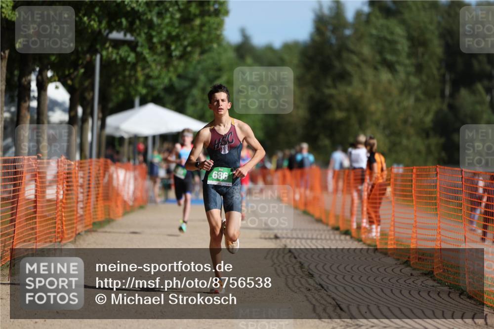 07.09.2025 - 19. Norderstedt Triathlon Michael Strokosch http://msf.ph/oto/8756538 07.09.2025 10:42:28 Laufen 652, 686 meine-sportfotos.de