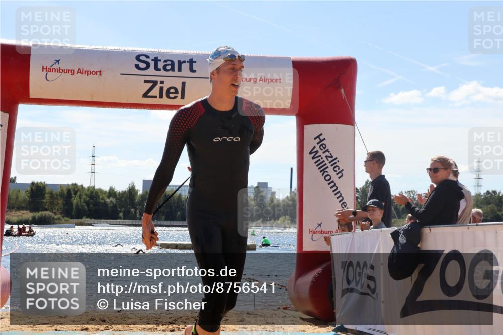 07.09.2025 - 19. Norderstedt Triathlon Luisa Fischer http://msf.ph/oto/8756541 07.09.2025 13:28:45 Schwimmen 962, 979, 1040 meine-sportfotos.de