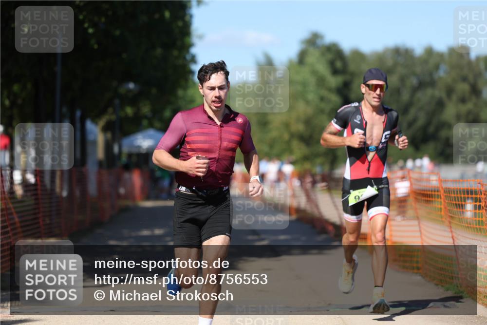 07.09.2025 - 19. Norderstedt Triathlon Michael Strokosch http://msf.ph/oto/8756553 07.09.2025 14:54:13 Laufen 981, 1038, 1465 meine-sportfotos.de