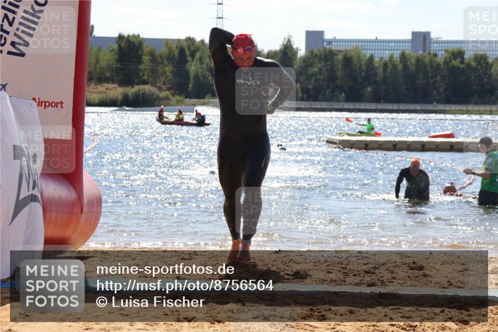 07.09.2025 - 19. Norderstedt Triathlon Luisa Fischer http://msf.ph/oto/8756564 07.09.2025 13:29:16 Schwimmen 972 meine-sportfotos.de
