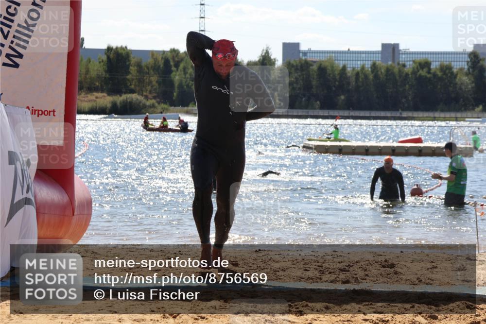 07.09.2025 - 19. Norderstedt Triathlon Luisa Fischer http://msf.ph/oto/8756569 07.09.2025 13:29:16 Schwimmen 972 meine-sportfotos.de