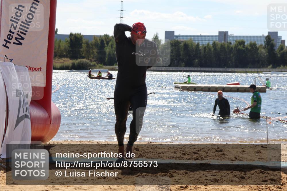 07.09.2025 - 19. Norderstedt Triathlon Luisa Fischer http://msf.ph/oto/8756573 07.09.2025 13:29:17 Schwimmen 972 meine-sportfotos.de