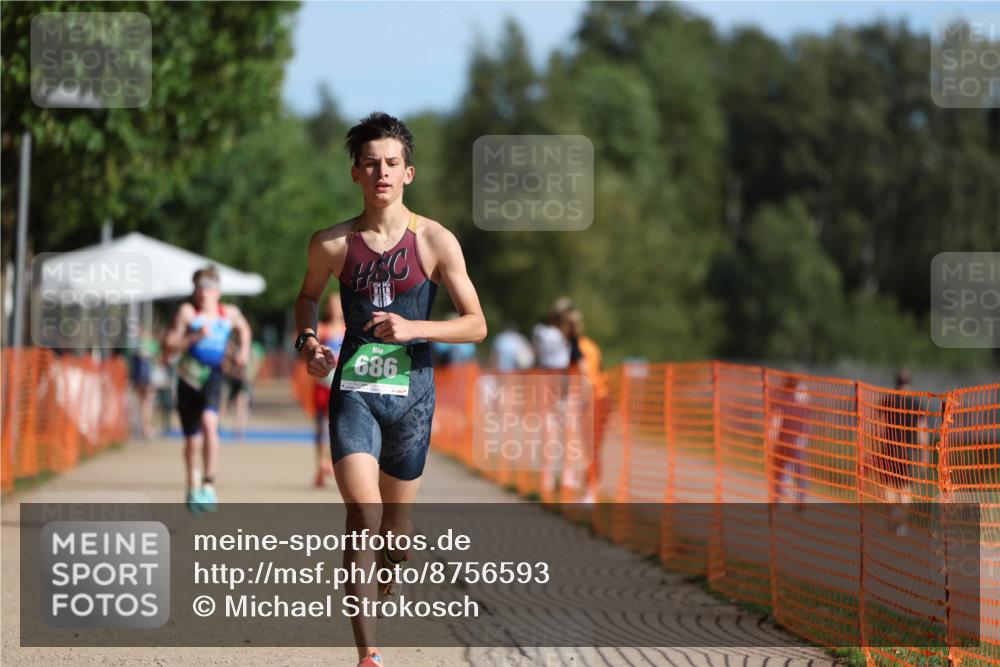 07.09.2025 - 19. Norderstedt Triathlon Michael Strokosch http://msf.ph/oto/8756593 07.09.2025 10:42:29 Laufen 652, 672, 686 meine-sportfotos.de