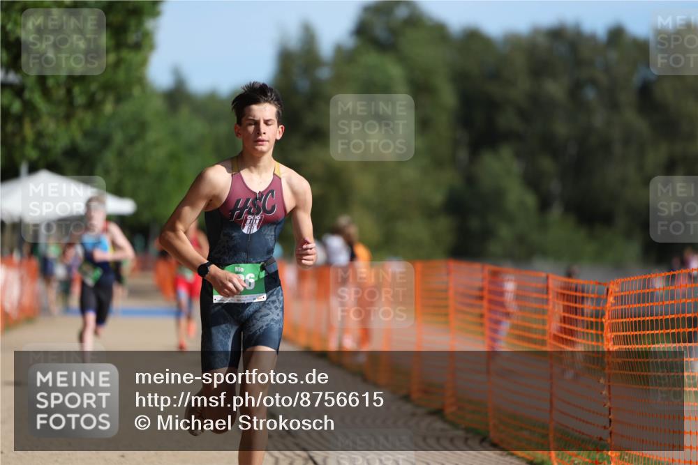 07.09.2025 - 19. Norderstedt Triathlon Michael Strokosch http://msf.ph/oto/8756615 07.09.2025 10:42:29 Laufen 652, 672, 686 meine-sportfotos.de
