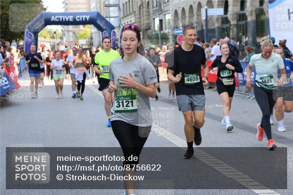 07.09.2025 - BARMER Alsterlauf Strokosch-Dieckow http://msf.ph/oto/8756622 07.09.2025 10:13:50 Ziel 2073, 2232, 2264, 2296, 2403, 2688, 2929, 2930, 3236, 3346, 3503, 3504, 3697, 3734, 3735, 3929, 4213, 4489, 4553, 4699, 5062, 5277, 5278, 5468, 5795, 5830, 6145, 6165, 6282, 6284, 6337, 8101, 8120, 8195, 8224, 8226, 8257 meine-sportfotos.de