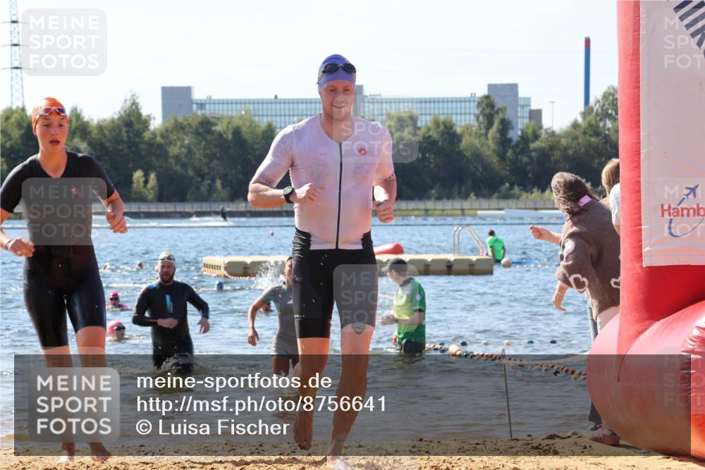 07.09.2025 - 19. Norderstedt Triathlon Luisa Fischer http://msf.ph/oto/8756641 07.09.2025 11:46:25 Schwimmen 169, 182, 258, 737 meine-sportfotos.de