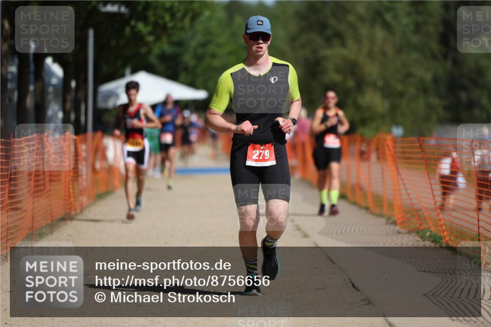 07.09.2025 - 19. Norderstedt Triathlon Michael Strokosch http://msf.ph/oto/8756656 07.09.2025 12:04:03 Laufen 279, 1183 meine-sportfotos.de