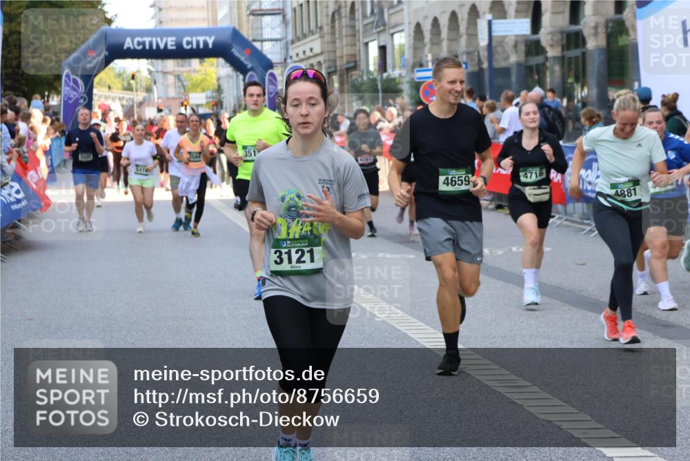 07.09.2025 - BARMER Alsterlauf Strokosch-Dieckow http://msf.ph/oto/8756659 07.09.2025 10:13:50 Ziel 2073, 2232, 2264, 2296, 2403, 2688, 2929, 2930, 3236, 3346, 3503, 3504, 3697, 3734, 3735, 3929, 4213, 4489, 4553, 4699, 5062, 5277, 5278, 5468, 5795, 5830, 6145, 6165, 6282, 6284, 6337, 8101, 8120, 8195, 8224, 8226, 8257 meine-sportfotos.de