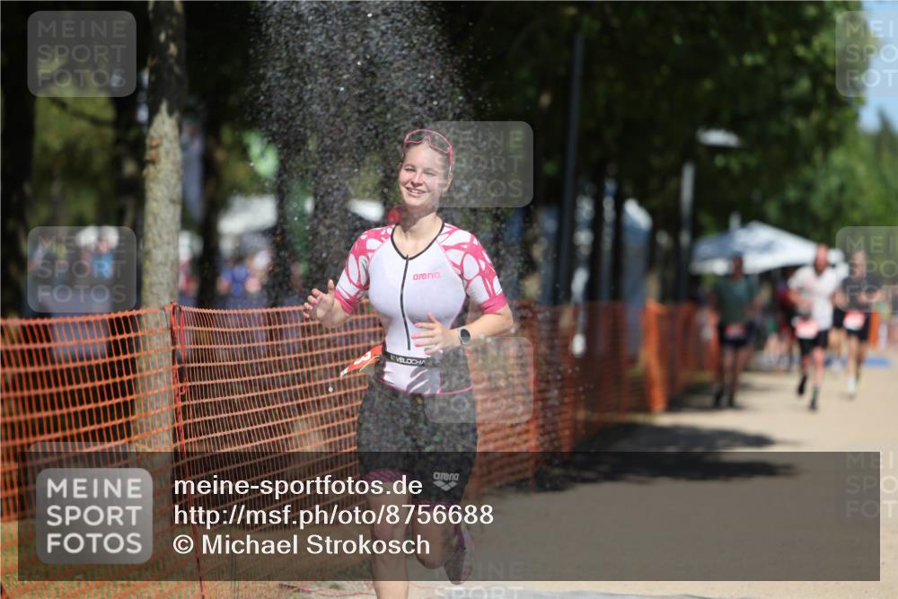 07.09.2025 - 19. Norderstedt Triathlon Michael Strokosch http://msf.ph/oto/8756688 07.09.2025 13:12:28 Laufen 1263 meine-sportfotos.de