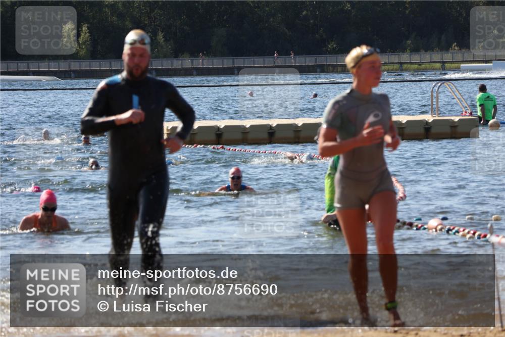 07.09.2025 - 19. Norderstedt Triathlon Luisa Fischer http://msf.ph/oto/8756690 07.09.2025 11:46:29 Schwimmen 244, 258, 724, 737 meine-sportfotos.de