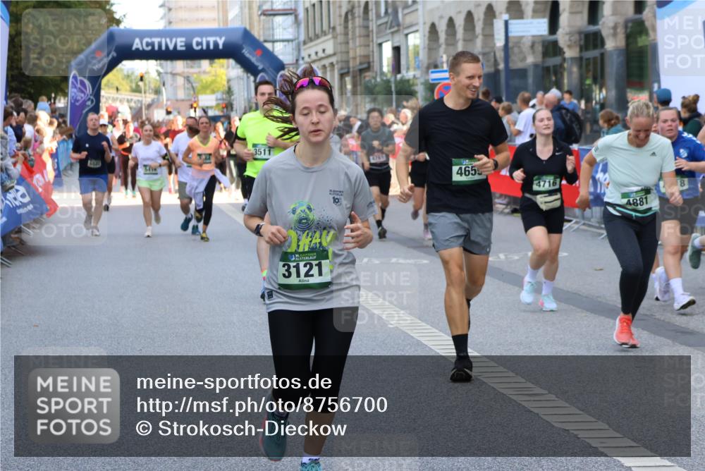 07.09.2025 - BARMER Alsterlauf Strokosch-Dieckow http://msf.ph/oto/8756700 07.09.2025 10:13:50 Ziel 2073, 2232, 2264, 2296, 2403, 2688, 2929, 2930, 3236, 3346, 3503, 3504, 3697, 3734, 3735, 3929, 4213, 4489, 4553, 4699, 5062, 5277, 5278, 5468, 5795, 5830, 6145, 6165, 6282, 6284, 6337, 8101, 8120, 8195, 8224, 8226, 8257 meine-sportfotos.de