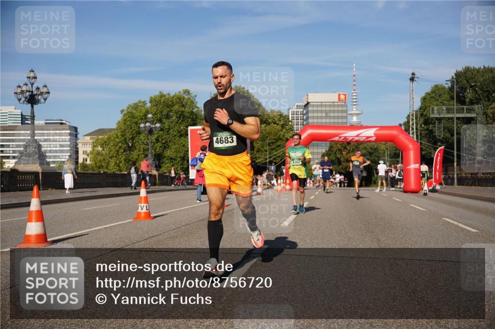 07.09.2025 - BARMER Alsterlauf Yannick Fuchs http://msf.ph/oto/8756720 07.09.2025 09:38:22 Laufen 4683, 6262 meine-sportfotos.de