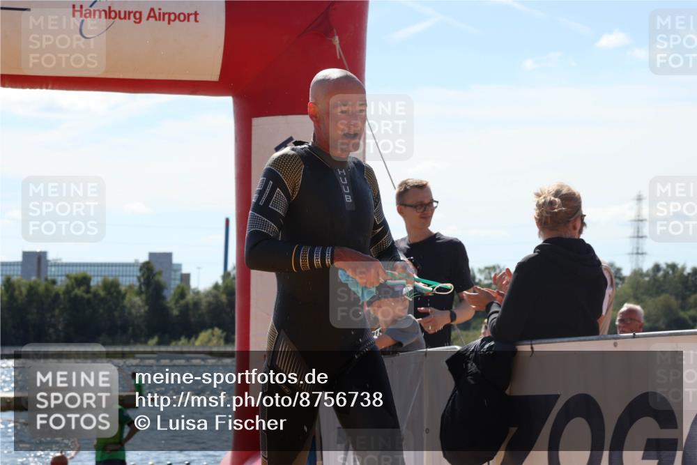 07.09.2025 - 19. Norderstedt Triathlon Luisa Fischer http://msf.ph/oto/8756738 07.09.2025 13:29:50 Schwimmen 422, 988 meine-sportfotos.de