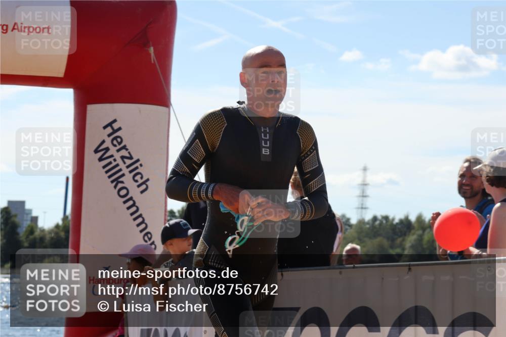 07.09.2025 - 19. Norderstedt Triathlon Luisa Fischer http://msf.ph/oto/8756742 07.09.2025 13:29:51 Schwimmen 988 meine-sportfotos.de