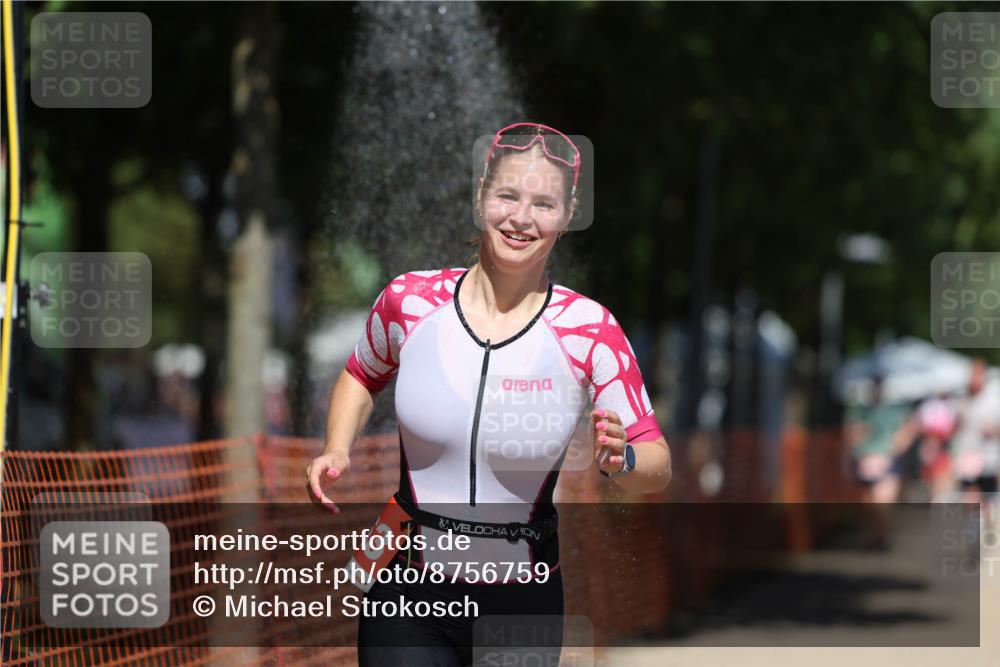 07.09.2025 - 19. Norderstedt Triathlon Michael Strokosch http://msf.ph/oto/8756759 07.09.2025 13:12:29 Laufen 1230, 1263 meine-sportfotos.de