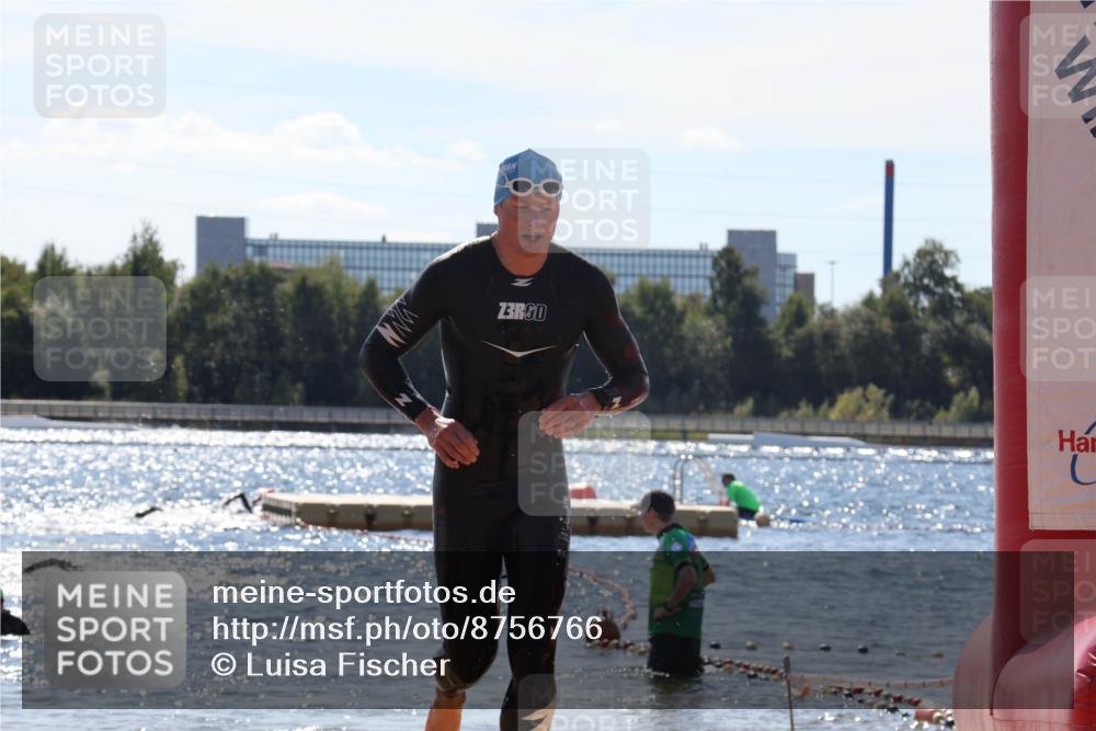 07.09.2025 - 19. Norderstedt Triathlon Luisa Fischer http://msf.ph/oto/8756766 07.09.2025 13:29:57 Schwimmen 978, 988 meine-sportfotos.de