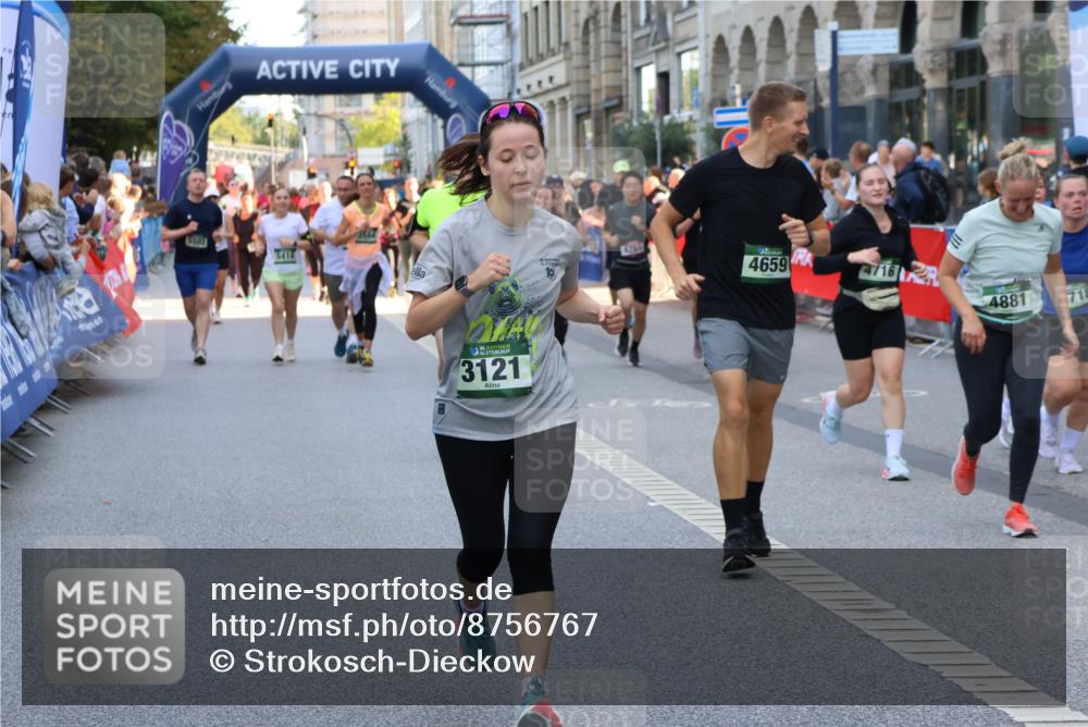 07.09.2025 - BARMER Alsterlauf Strokosch-Dieckow http://msf.ph/oto/8756767 07.09.2025 10:13:50 Ziel 2073, 2232, 2264, 2296, 2403, 2688, 2929, 2930, 3236, 3346, 3503, 3504, 3697, 3734, 3735, 3929, 4213, 4489, 4553, 4699, 5062, 5277, 5278, 5468, 5795, 5830, 6145, 6165, 6282, 6284, 6337, 8101, 8120, 8195, 8224, 8226, 8257 meine-sportfotos.de