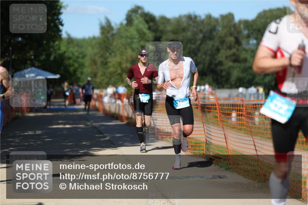07.09.2025 - 19. Norderstedt Triathlon Michael Strokosch http://msf.ph/oto/8756777 07.09.2025 14:54:30 Laufen 388, 393, 422, 1020 meine-sportfotos.de