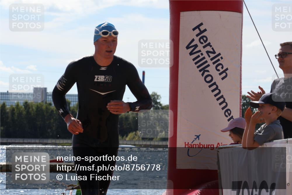 07.09.2025 - 19. Norderstedt Triathlon Luisa Fischer http://msf.ph/oto/8756778 07.09.2025 13:29:57 Schwimmen 978, 988 meine-sportfotos.de