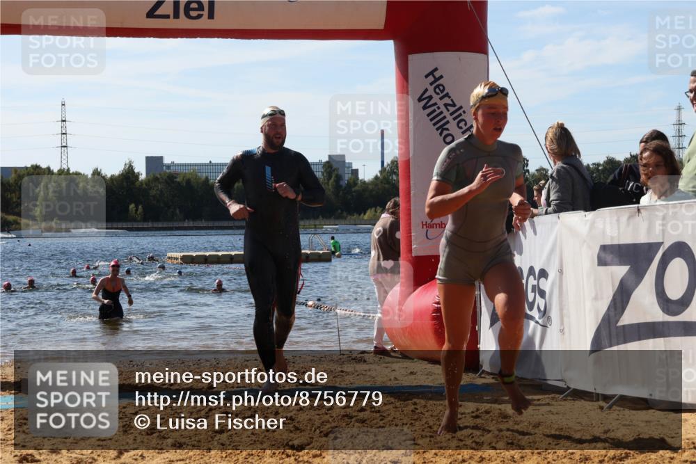 07.09.2025 - 19. Norderstedt Triathlon Luisa Fischer http://msf.ph/oto/8756779 07.09.2025 11:46:33 Schwimmen 244, 258, 724, 737 meine-sportfotos.de