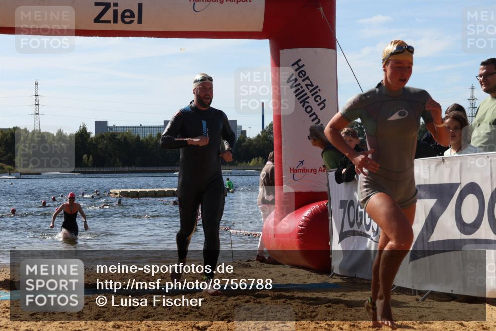 07.09.2025 - 19. Norderstedt Triathlon Luisa Fischer http://msf.ph/oto/8756788 07.09.2025 11:46:33 Schwimmen 244, 258, 724, 737 meine-sportfotos.de
