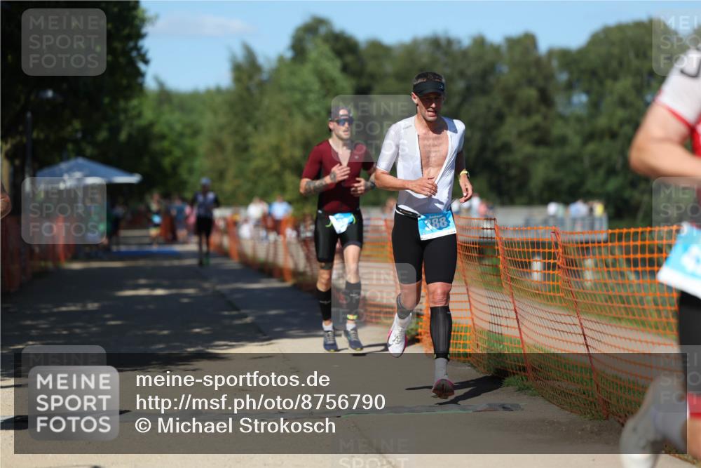 07.09.2025 - 19. Norderstedt Triathlon Michael Strokosch http://msf.ph/oto/8756790 07.09.2025 14:54:30 Laufen 388, 393, 422, 1020 meine-sportfotos.de