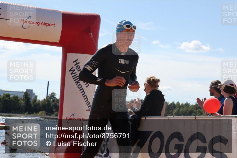 07.09.2025 - 19. Norderstedt Triathlon Luisa Fischer http://msf.ph/oto/8756791 07.09.2025 13:29:58 Schwimmen 978, 988 meine-sportfotos.de