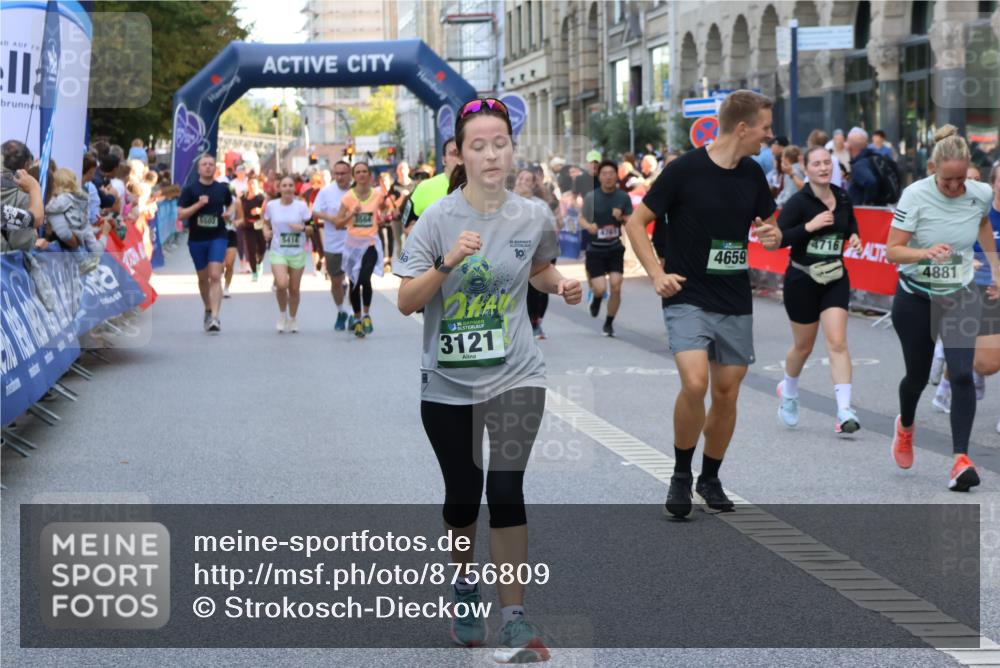 07.09.2025 - BARMER Alsterlauf Strokosch-Dieckow http://msf.ph/oto/8756809 07.09.2025 10:13:50 Ziel 2073, 2232, 2264, 2296, 2403, 2688, 2929, 2930, 3236, 3346, 3503, 3504, 3697, 3734, 3735, 3929, 4213, 4489, 4553, 4699, 5062, 5277, 5278, 5468, 5795, 5830, 6145, 6165, 6282, 6284, 6337, 8101, 8120, 8195, 8224, 8226, 8257 meine-sportfotos.de
