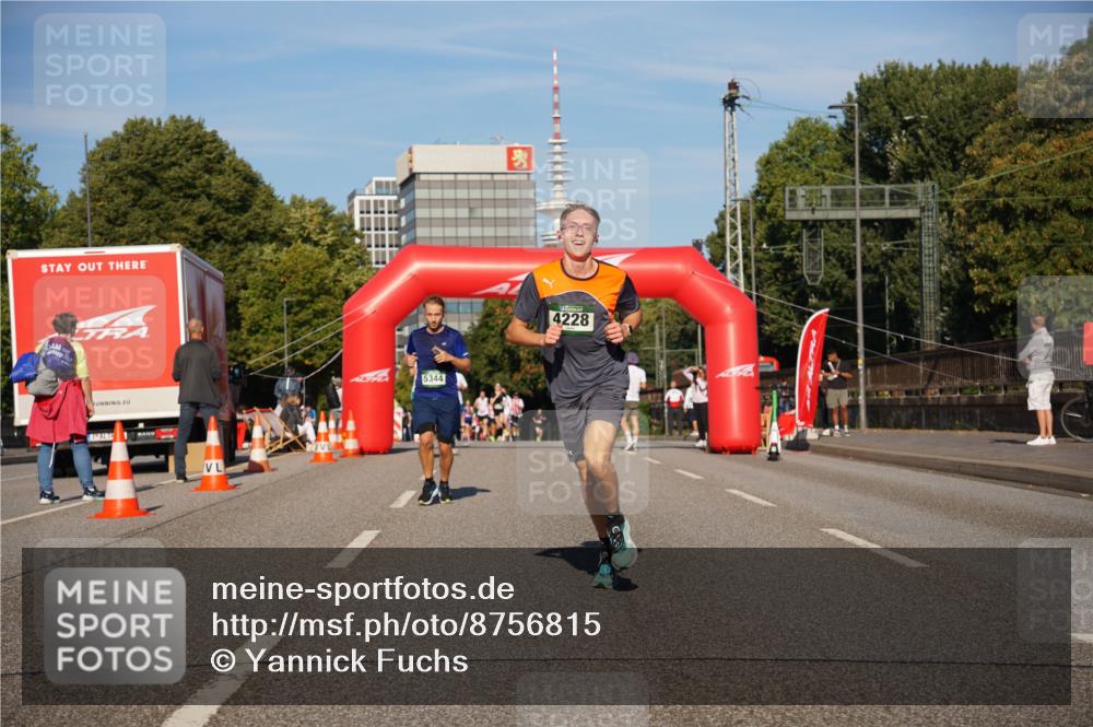 07.09.2025 - BARMER Alsterlauf Yannick Fuchs http://msf.ph/oto/8756815 07.09.2025 09:38:25 Laufen 5344, 4228 meine-sportfotos.de