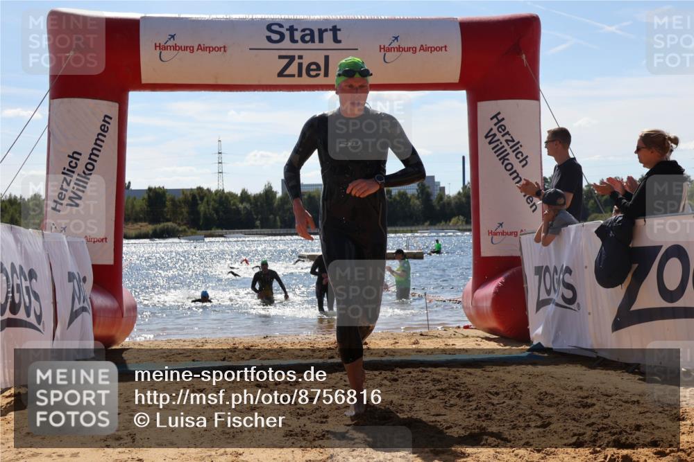 07.09.2025 - 19. Norderstedt Triathlon Luisa Fischer http://msf.ph/oto/8756816 07.09.2025 13:30:14 Schwimmen 986, 1009 meine-sportfotos.de