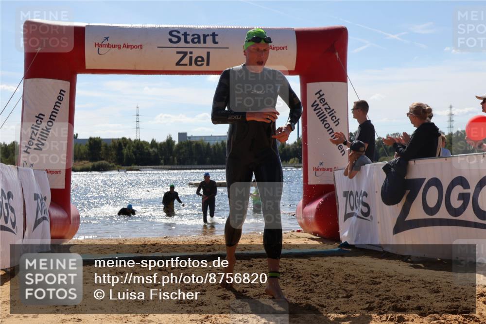 07.09.2025 - 19. Norderstedt Triathlon Luisa Fischer http://msf.ph/oto/8756820 07.09.2025 13:30:14 Schwimmen 986, 1009 meine-sportfotos.de