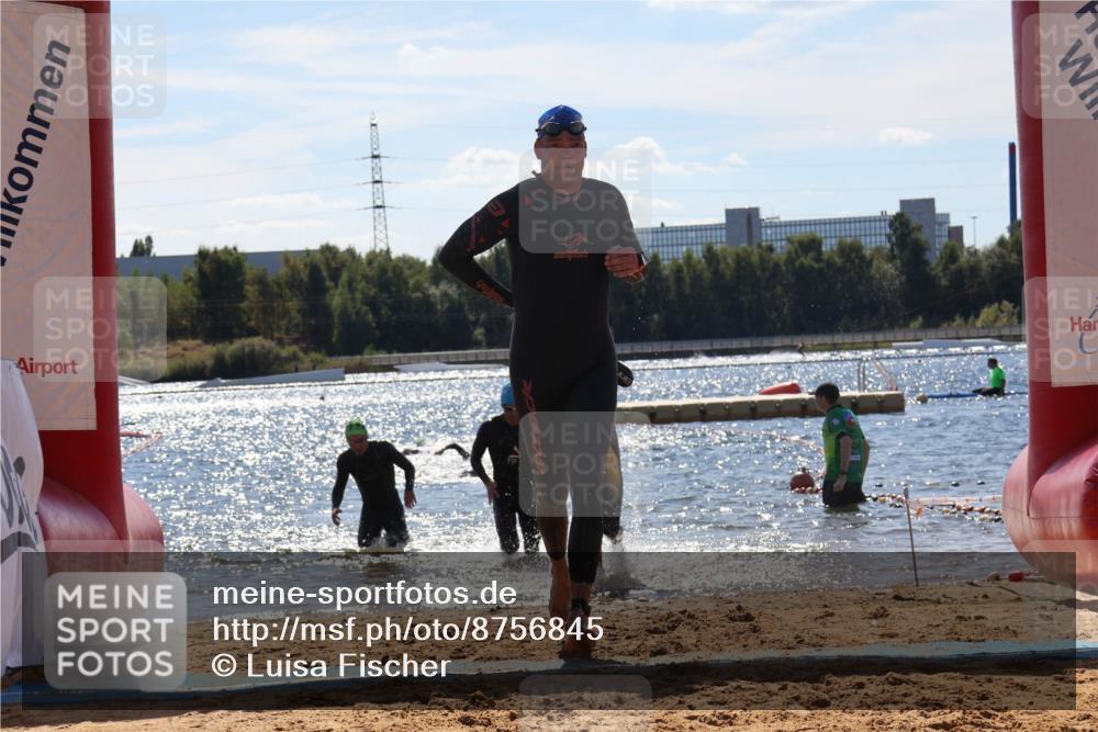 07.09.2025 - 19. Norderstedt Triathlon Luisa Fischer http://msf.ph/oto/8756845 07.09.2025 13:30:19 Schwimmen 980, 981, 986, 1009 meine-sportfotos.de