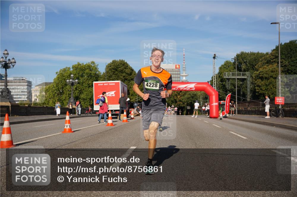 07.09.2025 - BARMER Alsterlauf Yannick Fuchs http://msf.ph/oto/8756861 07.09.2025 09:38:26 Laufen 4228 meine-sportfotos.de