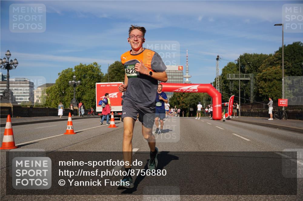 07.09.2025 - BARMER Alsterlauf Yannick Fuchs http://msf.ph/oto/8756880 07.09.2025 09:38:27 Laufen 4226, 5344 meine-sportfotos.de