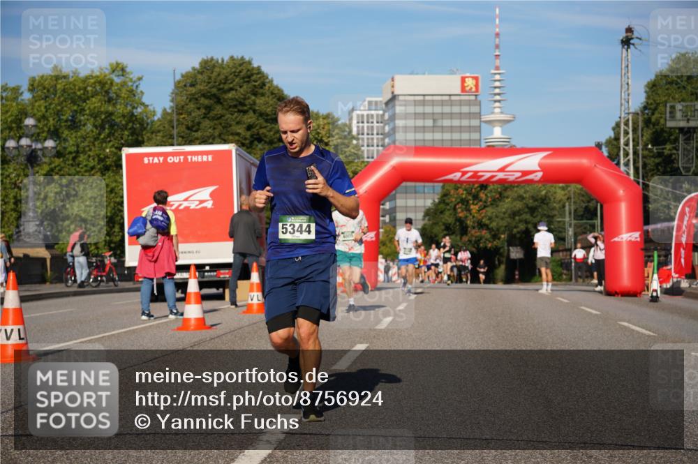 07.09.2025 - BARMER Alsterlauf Yannick Fuchs http://msf.ph/oto/8756924 07.09.2025 09:38:28 Laufen 5344, 4805 meine-sportfotos.de