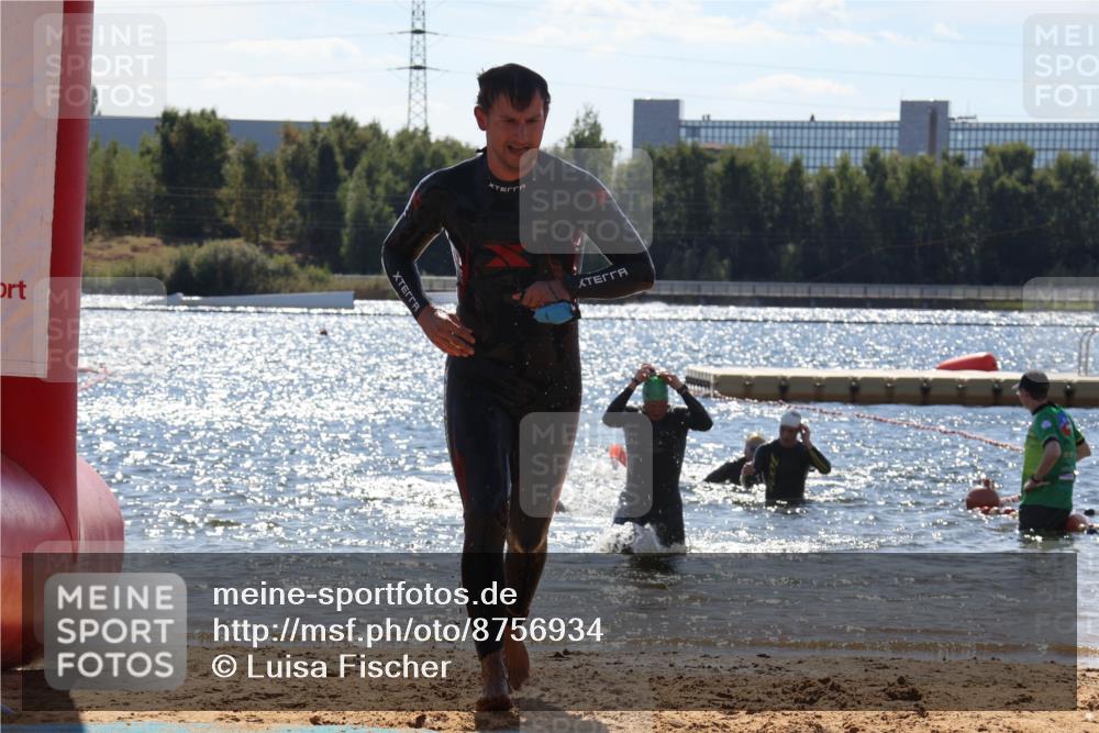07.09.2025 - 19. Norderstedt Triathlon Luisa Fischer http://msf.ph/oto/8756934 07.09.2025 13:30:38 Schwimmen 1018, 1039 meine-sportfotos.de