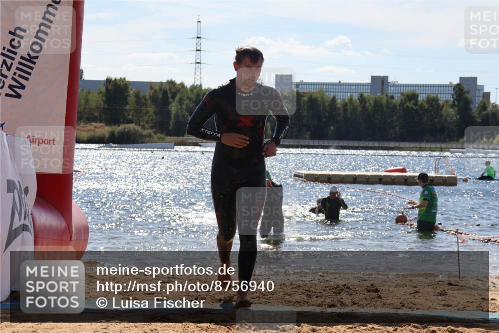 07.09.2025 - 19. Norderstedt Triathlon Luisa Fischer http://msf.ph/oto/8756940 07.09.2025 13:30:39 Schwimmen 1039 meine-sportfotos.de