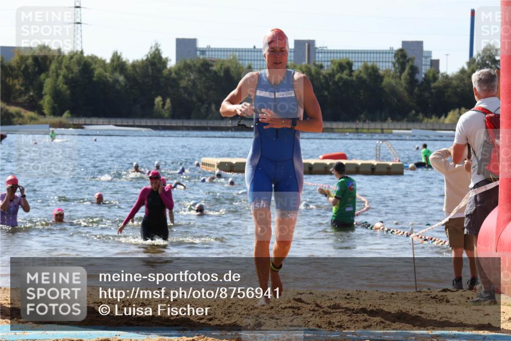 07.09.2025 - 19. Norderstedt Triathlon Luisa Fischer http://msf.ph/oto/8756941 07.09.2025 11:46:51 Schwimmen 1248, 1251 meine-sportfotos.de